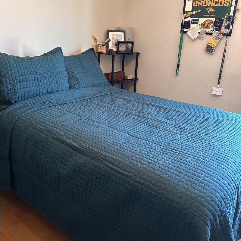 Queen Naples Microfiber Quilt Set Light Gray - Tribeca Living