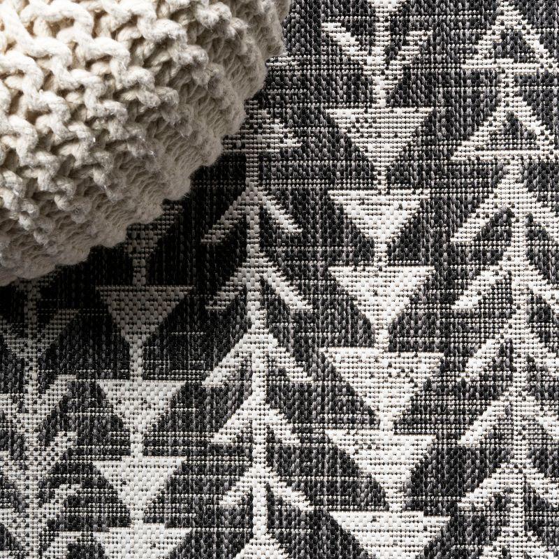 4'x6' Tokay Bohemian Geometric Indoor/Outdoor Area Rug, Black/Ivory - JONATHAN Y