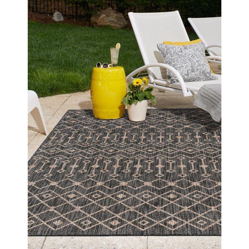 Unique Loom 4' 1 x 6' 1 Rectangle Indoor/Outdoor Trellis Charcoal Gray Area Rug