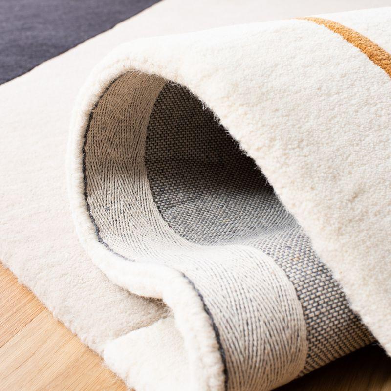 Fifth Avenue FTV110 Hand Tufted Runner Rug - Ivory/Black - 2'3"x10' - Safavieh.