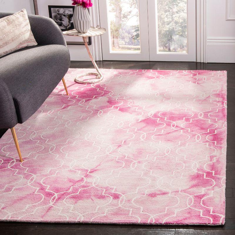 Rose and Ivory Hand-Tufted Wool Area Rug, 5' x 8'