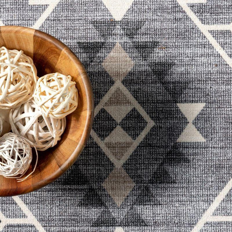 Nuloom Evalyn Southwestern Pet Friendly Machine Washable Area Rug, 5' x 8', Grey