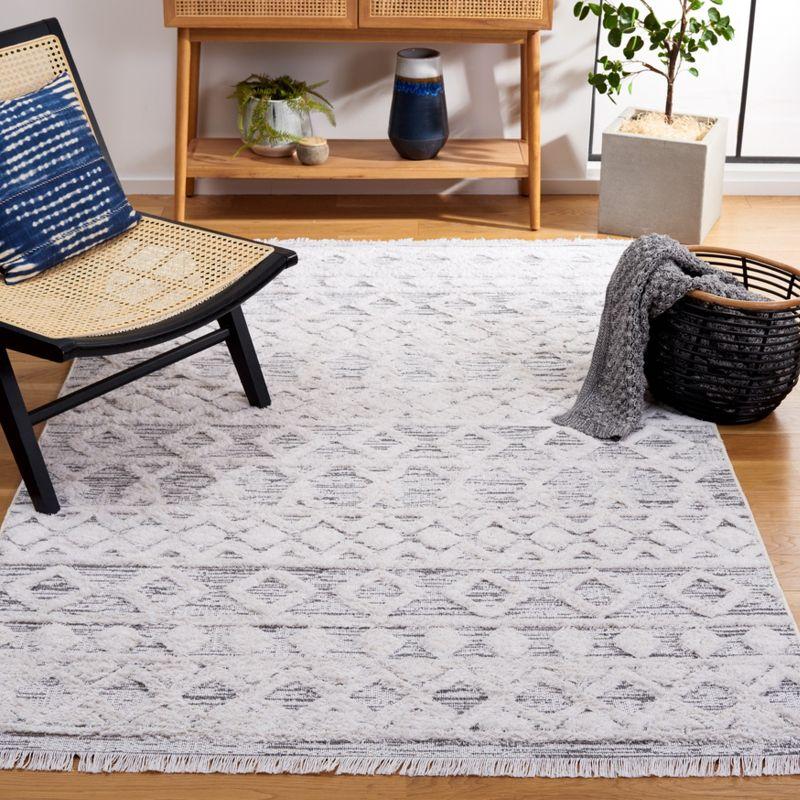 Augustine Off-White Synthetic Flat Woven 5' x 7' Rug