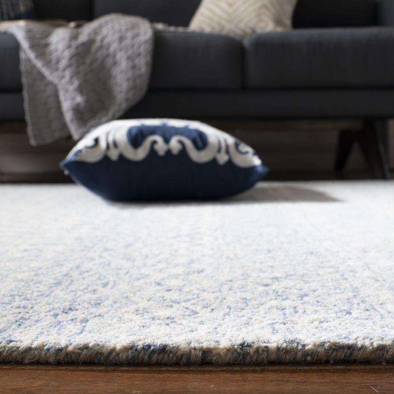 Micro-Loop MLP502 Hand Tufted Indoor Area Rug - Blue/Ivory - 4'x6' - Safavieh