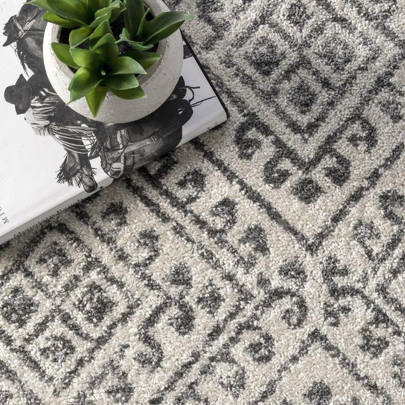Nuloom Camila Geometric 7x9 Indoor Area Rug for Living Room Bedroom Dining Room Kitchen, Off White/Ivory