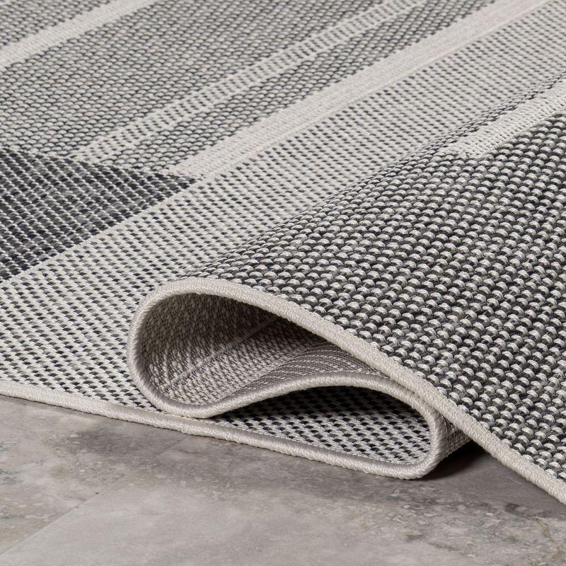 Nuloom Callia Abstract Striped Indoor/Outdoor Area Rug