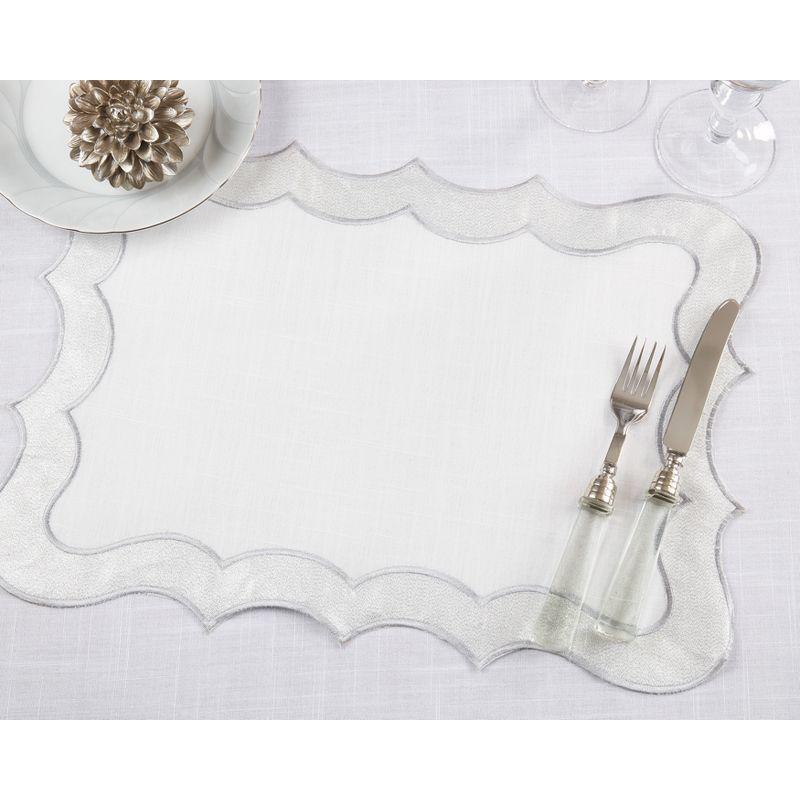 Enchanting Scallop Border Placemat