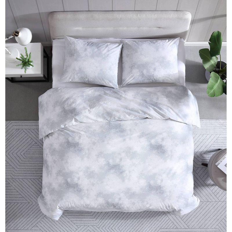City Scene Gray/White Reversible 2 Piece Duvet Cover Set