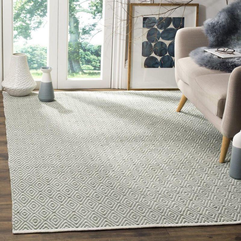 Boston BOS682 Power Loomed Area Rug  - Safavieh