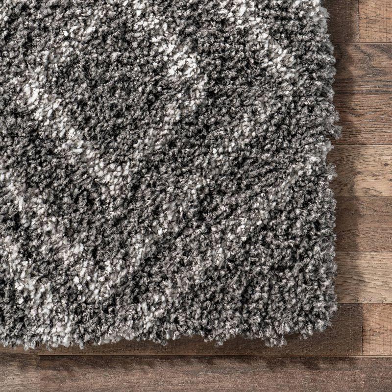 Handmade Gray Synthetic 8' x 10' Easy-Care Shag Rug