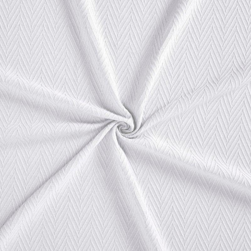 All-Season Zig-Zag Chevron King Cotton Blanket in White