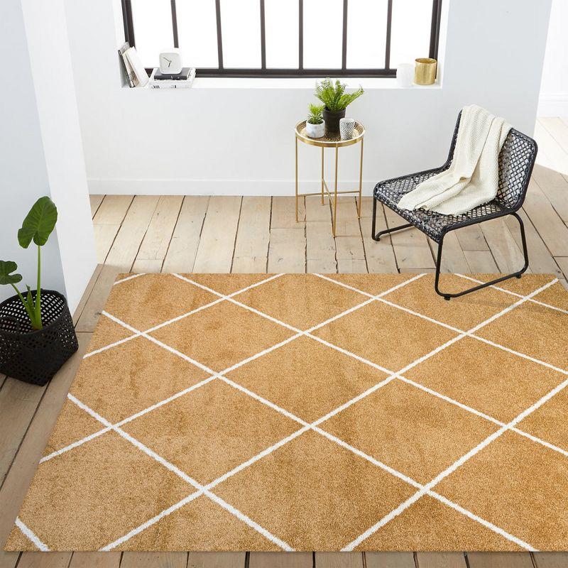 8'x10'  Cole Minimalist Diamond Trellis Area Rug, Gold/White - JONATHAN Y