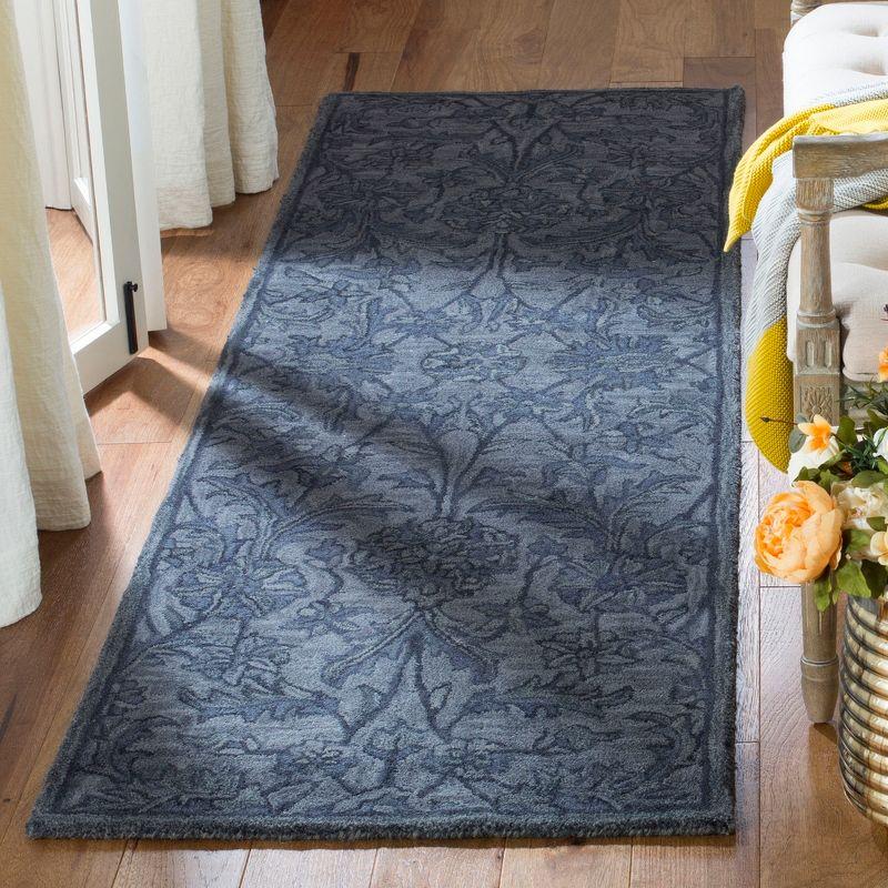 Elegant Handmade Gray Wool Tufted Runner Rug - 27"x7"