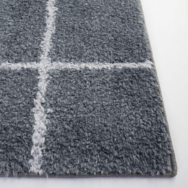 Norway 4' x 6' Gray Synthetic Shag Area Rug