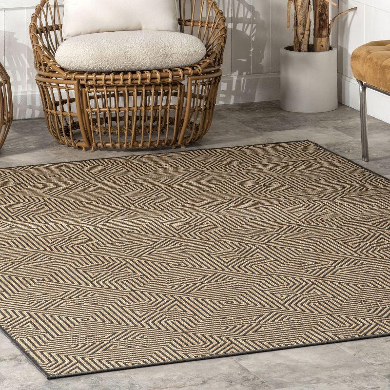 Nuloom Kelsey Geometric 7x9 Indoor/Outdoor Area Rug for Living Room Patio Deck Front Porch Kitchen, Charcoal/Brown