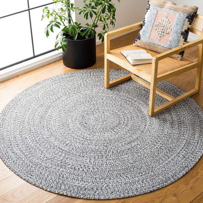 Handwoven Ivory & Black Cotton Braided 5' Round Rug