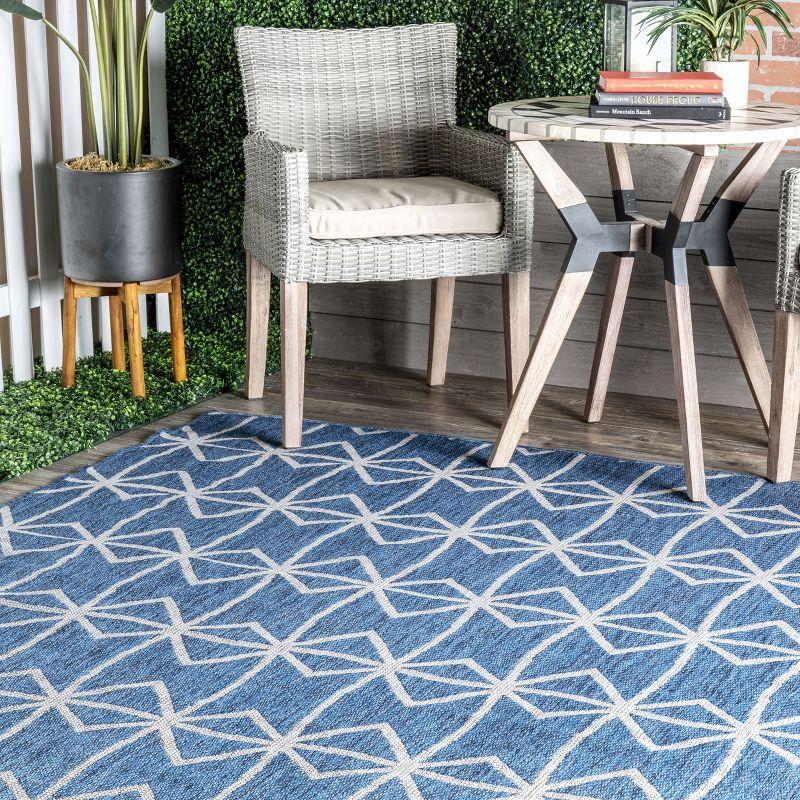 Nuloom Saunders Geometric Indoor/Outdoor Area Rug