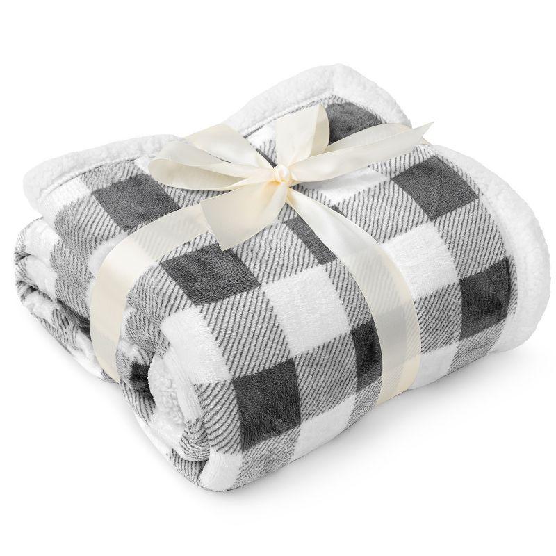 PAVILIA Soft Fleece Blanket Throw for Couch, Lightweight Plush Warm Blankets for Bed Sofa with Jacquard Pattern