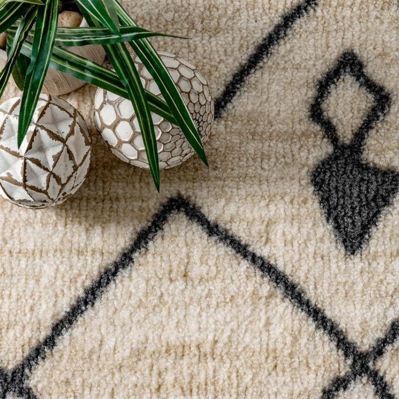 Nuloom Dani Geometric 5x8 Indoor Area Rug for Living Room Bedroom Dining Room Kitchen, Beige/Ivory