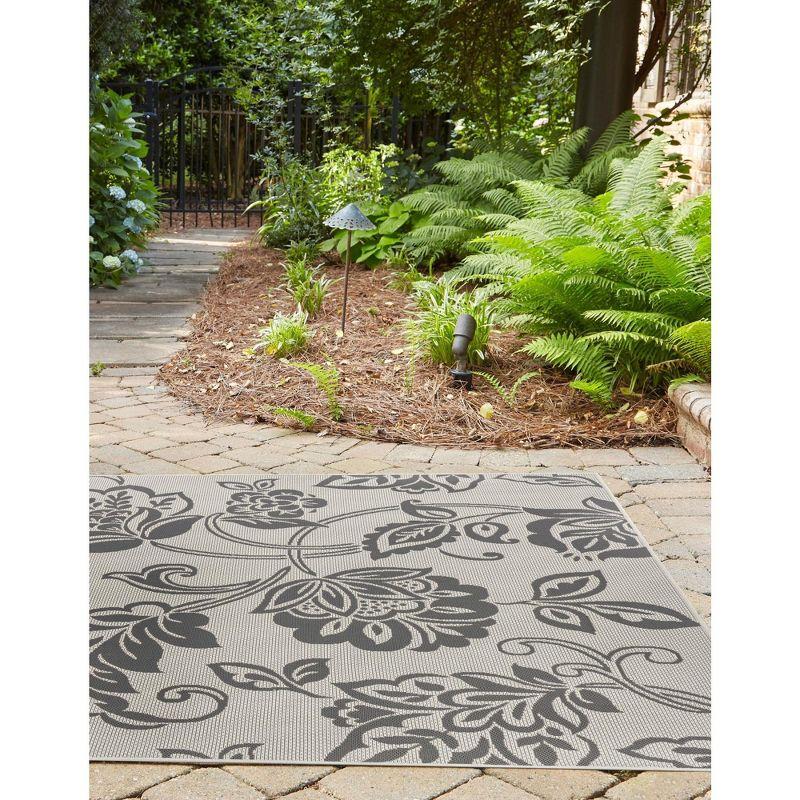 Unique Loom 6' 1 x 6' 1 Square Gray Outdoor Botanical Floral Area Rug
