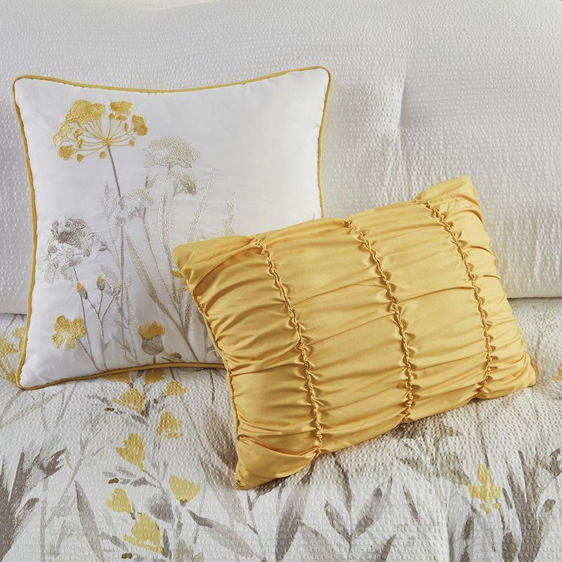 Gracie Mills 5-Piece Cottage Farmhouse Floral Seersucker Comforter Set