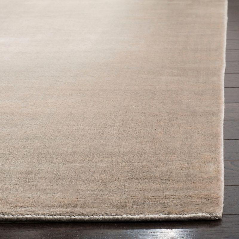 Mirage MIR344 Hand Loomed Indoor Area Rug - Silver - 4'x6' - Safavieh
