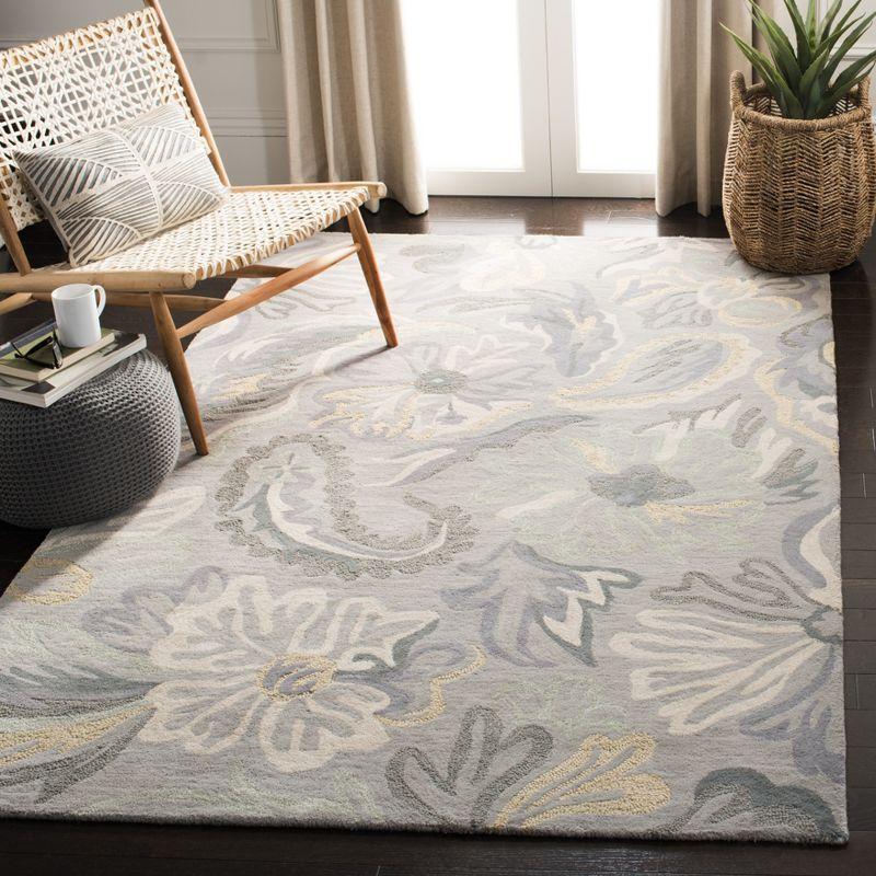 Handmade Gray Floral Wool 5' x 8' Area Rug