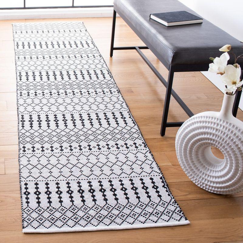 Kilim KLM704 Hand Woven Runner Rug - Ivory/Black - 2'3"x9' - Safavieh.