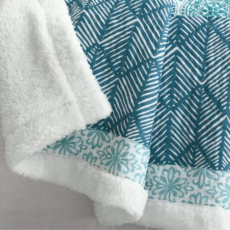 Lush Decor Gyeong Throw