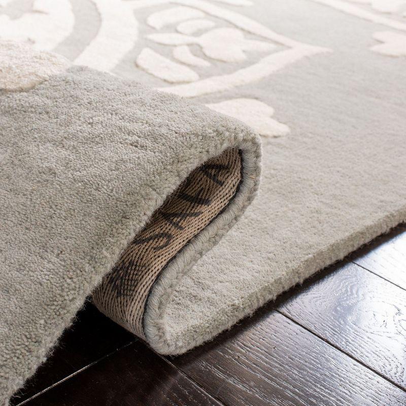 Bella BEL136 Hand Tufted Accent Rug Grey / Ivory 2'-6" X 4' - Safavieh.