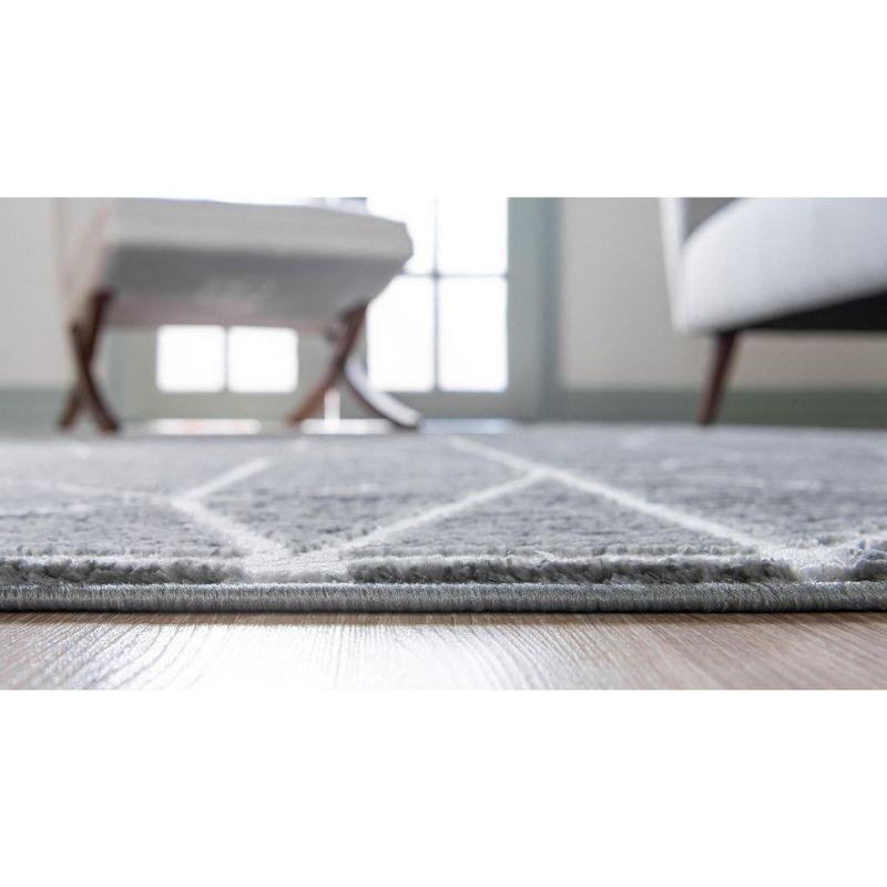 Unique Loom 8' 0 x 8' 0 Round Gray Matrix Trellis Geometric Area Rug