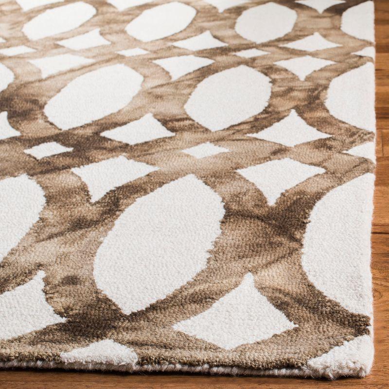 Dip Dye DDY675 Hand Tufted Area Rug - Ivory/Chocolate - 5'x8' - Safavieh.