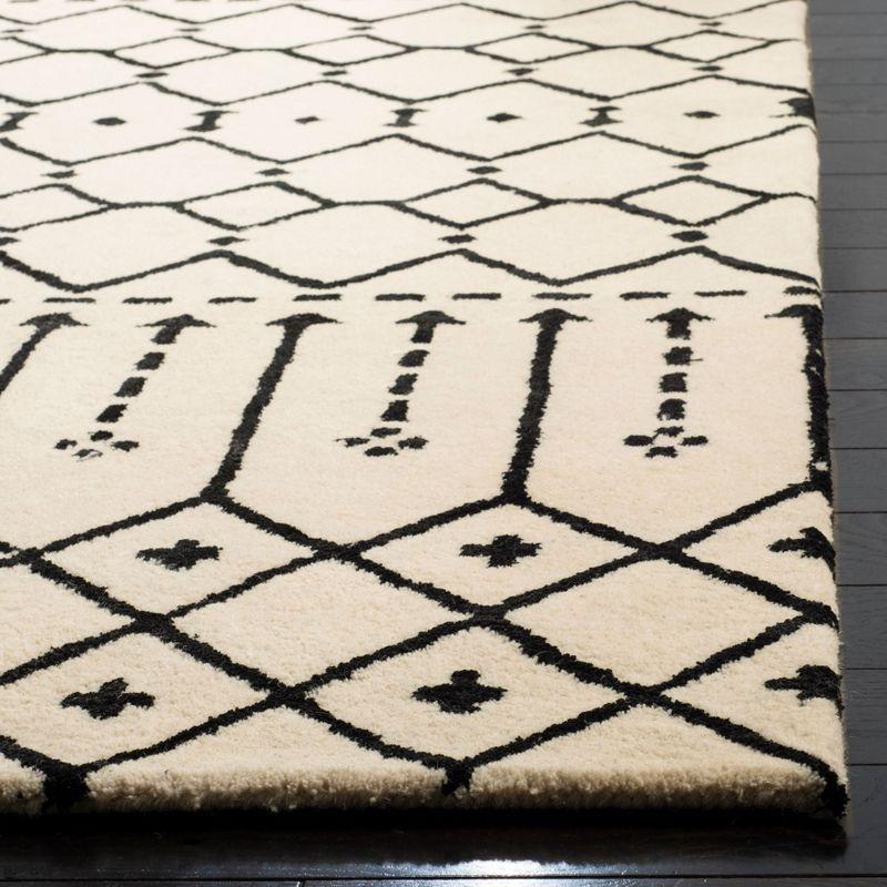 Ivory Elegance Handmade Tufted Wool Square Accent Rug