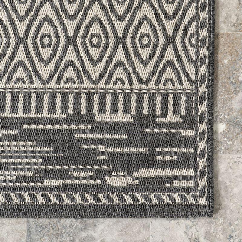 Nuloom Outdoor Lana Patio Area Rug