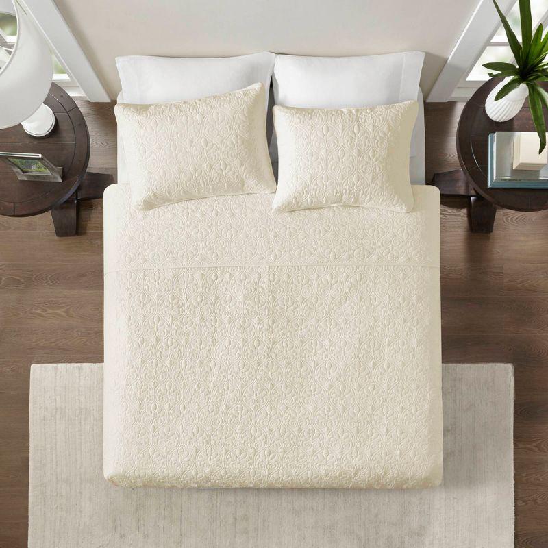 Madison Park Quebec Reversible Quilt Set