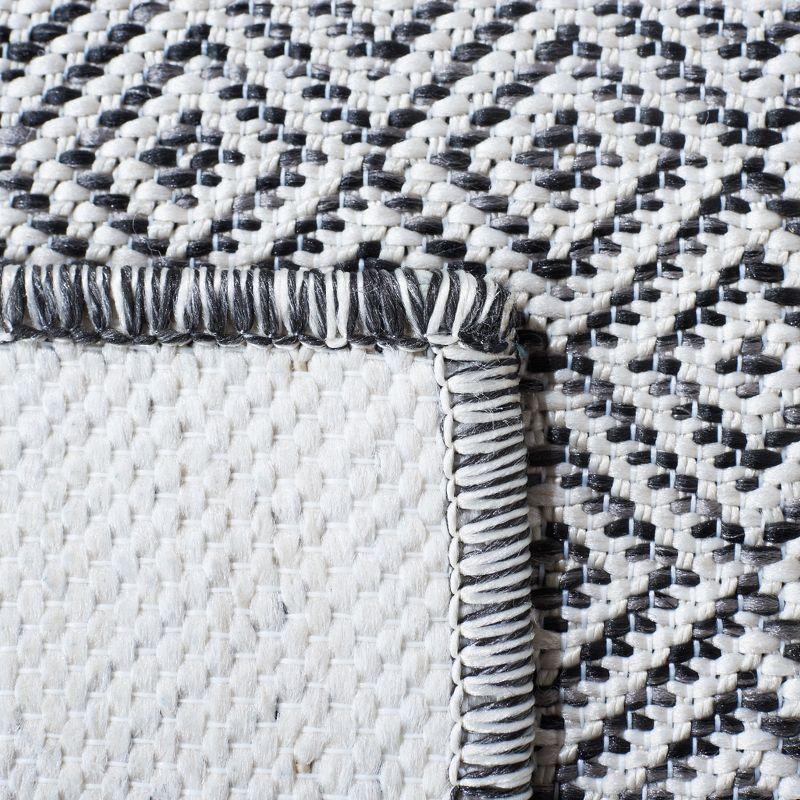 Hampton HTN230 Indoor/Outdoor Machine Made Area Rug - 6'5"x6'5" - Ivory/Black - Safavieh