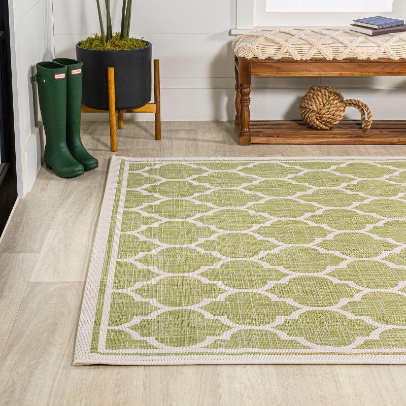 Green and Cream Trellis Flat Woven Indoor/Outdoor Rug, 4' x 6'