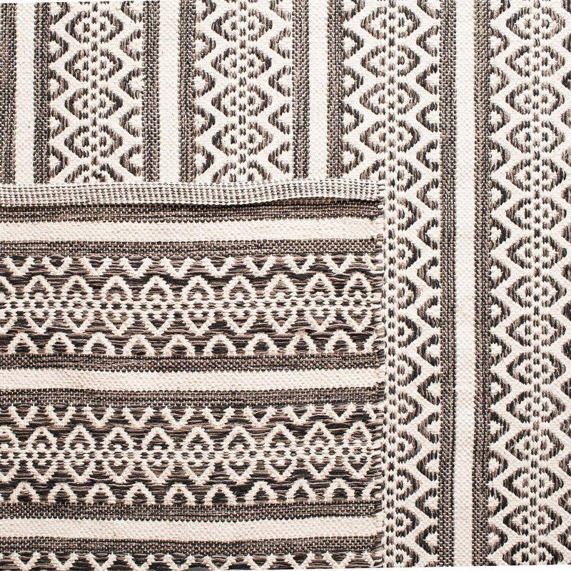 Montauk MTK341 Hand Woven Indoor Area Rug - Ivory/Black - 6'x9' - Safavieh.