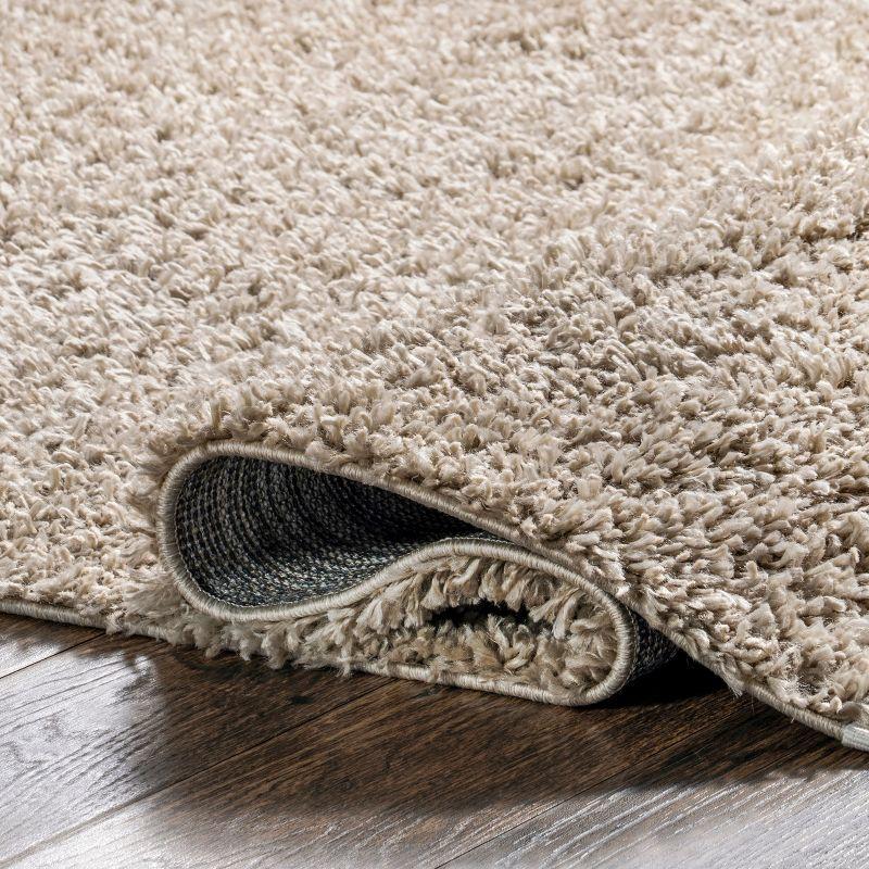 Nuloom Neva Solid 5x8 Shag Indoor Area Rug for Living Room Bedroom Dining Room Nursery, Beige/Ivory