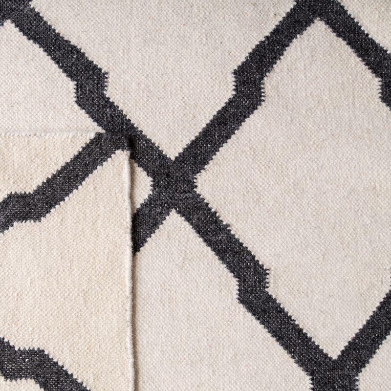 Dhurries DHU645 Hand Woven Flat Weave Indoor Runner - Ivory/Charcoal - 2'6"x8' - Safavieh