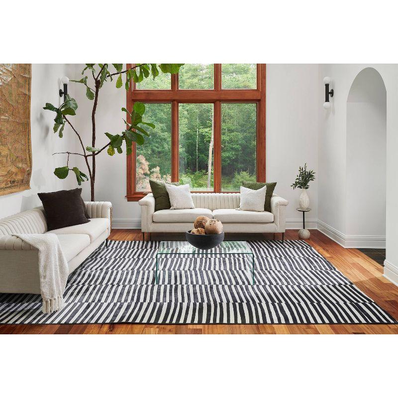 Momeni Wren Isla Geometric Machine Loomed Area Rug Ivory