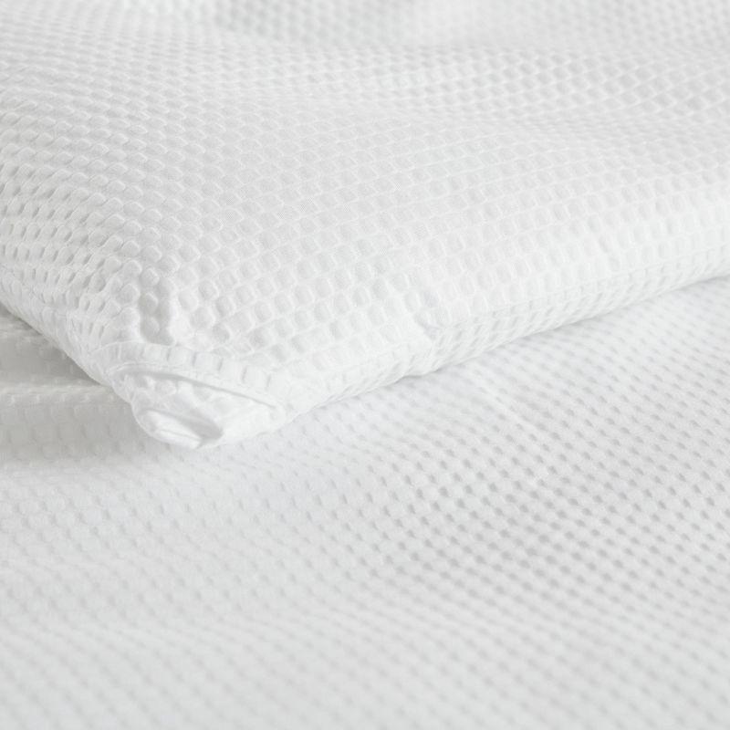 White Full Microfiber Down Alternative Bedspread