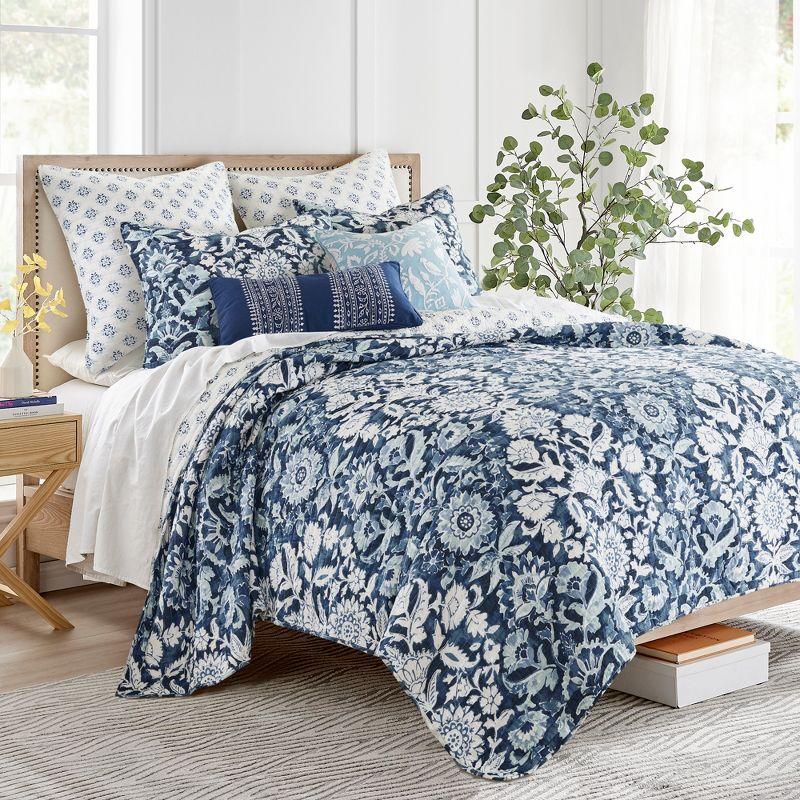 White and Indigo Floral Cotton Twin Quilt Set