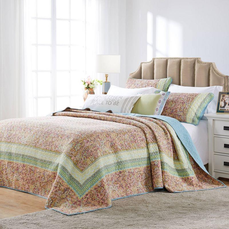 Palisades Floral Bedspread Set