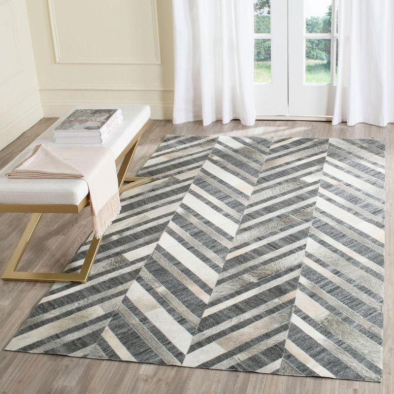 Studio Leather STL223 Hand Woven Area Rug - Ivory/Dark Grey - 4'x6' - Safavieh.