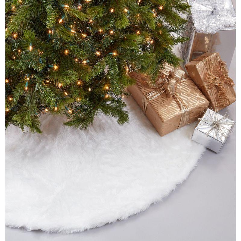 Luxurious White Faux Fur Christmas Tree Skirt