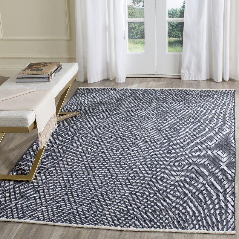 Montauk MTK811 Hand Woven Indoor Area Rug - Navy/Ivory - 5'x8' - Safavieh.