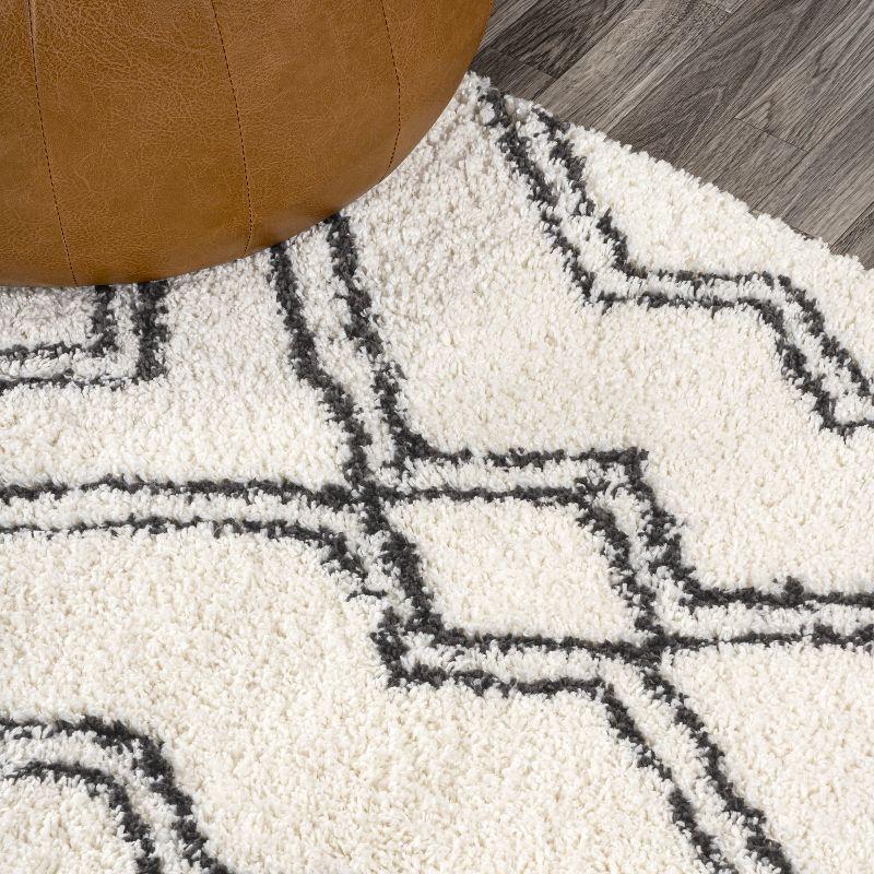 5'x8' Deia Moroccan Style Diamond Shag Area Rug, White/Black - JONATHAN Y