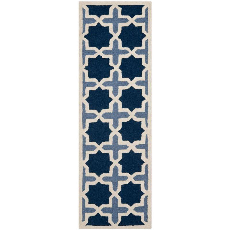 Elegant Hand-Tufted Wool Runner Rug in Blue/Ivory - 2'6" X 8'