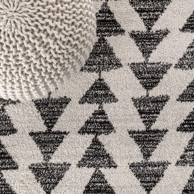 5'x8' Aisha Moroccan Triangle Geometric  Area Rug, Cream/Black - JONATHAN Y